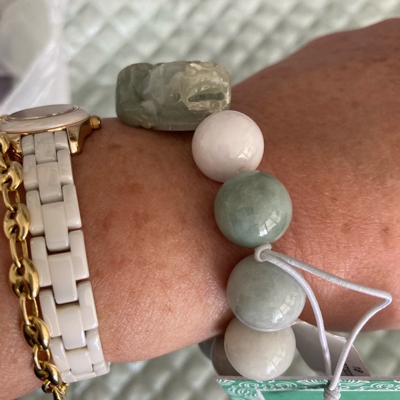 Genuine Jade carved dragon bead bracelet fits up to 7.5 in stretch strung - Picture 7 of 13